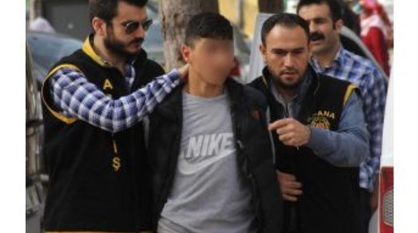 Kapıların Kilit G&ouml;beğini Patlatıp Hırsızlık Yaptılar