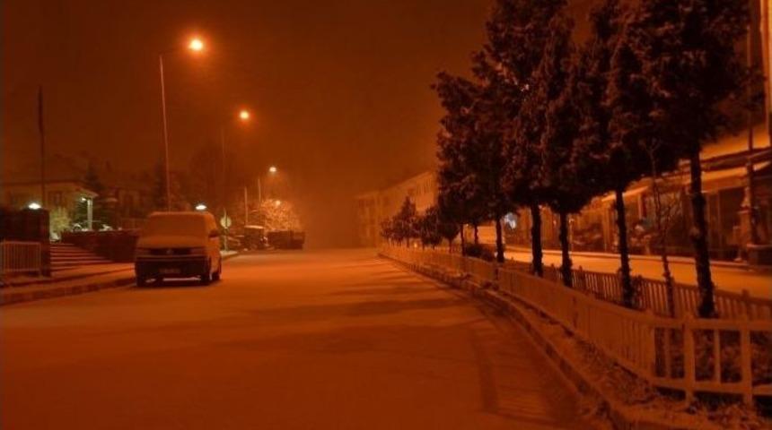 Koyulhisar Beyaza Büründü