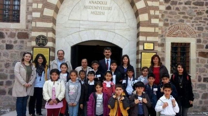 &Ccedil;ankayalı Miniklerden Anadolu Medeniyetleri M&uuml;zesi&rsquo;ne Ziyaret