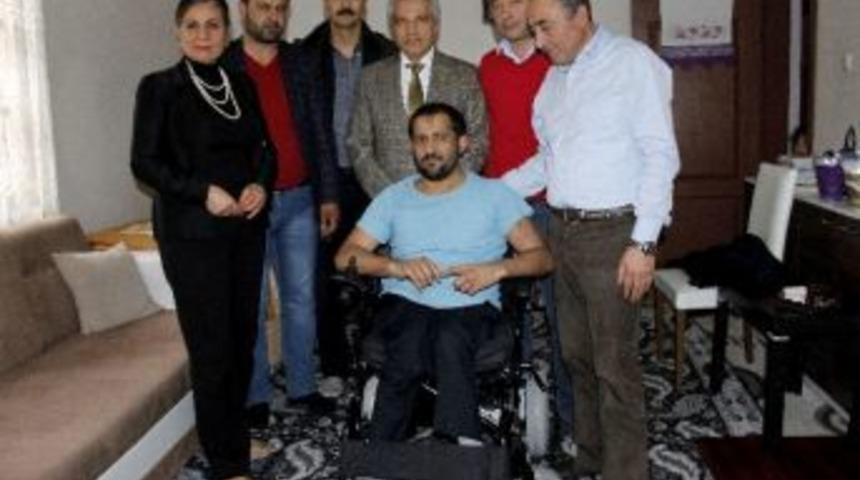 Hayalindeki Tekerlekli Sandalyeye 20 Yıl Sonra Kavuştu