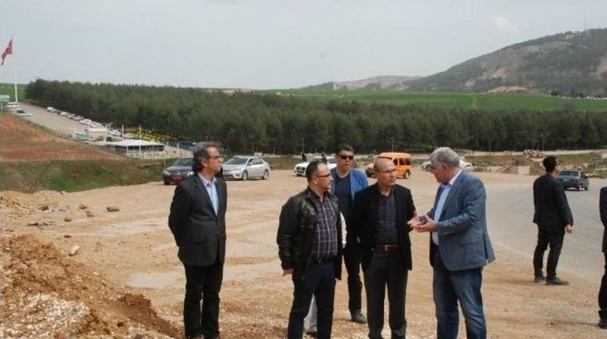 Vali Demirtaş Beşpınar&rsquo;da İncelemelerde Bulundu