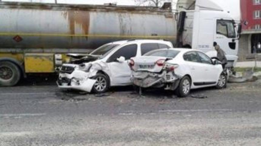 Mardin&rsquo;de Trafik Kazası: 3 Yaralı