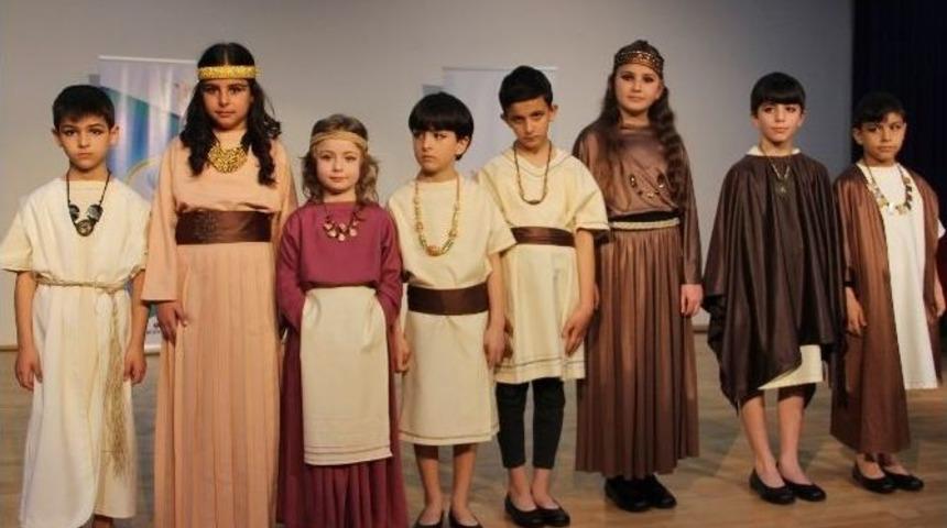 &Ccedil;ocuklara Ge&ccedil;mişi &Ouml;ğretip Geleceğe G&uuml;l&uuml;msetecek Proje