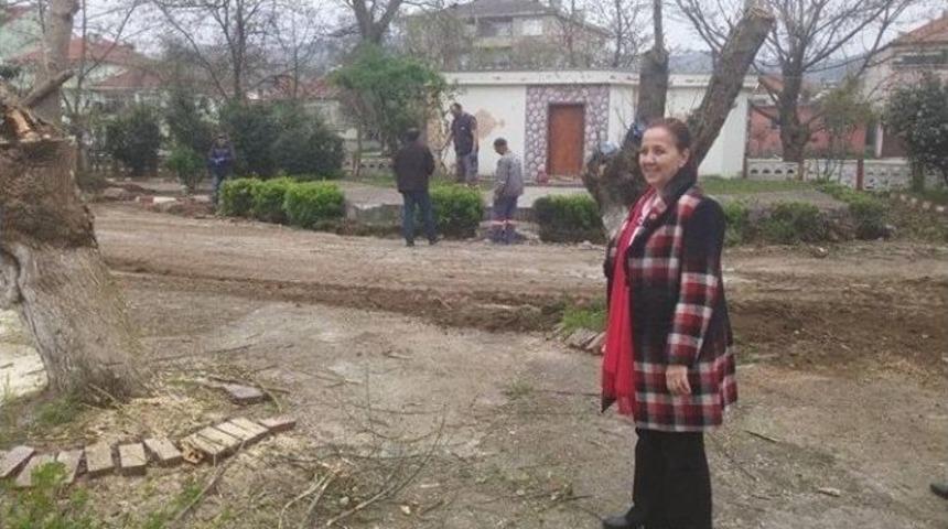 Saltukova&rsquo;da Aile &Ccedil;ay Bah&ccedil;esi Temizlik Ve Restorasyon &Ccedil;alışmaları Devam Ediyor