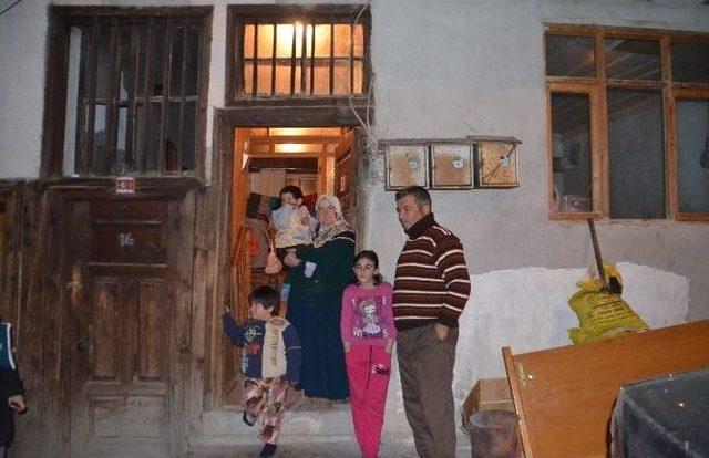 (&ouml;zel Haber) &Uuml;&ccedil; &Ccedil;ocuğu Da Sakat Olan Aile Yardım Bekliyor 2