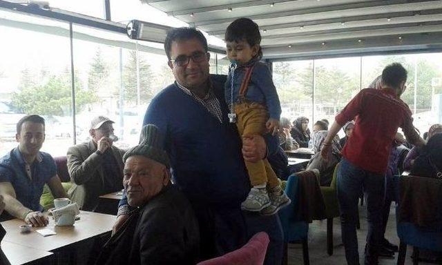 G&ouml;n&uuml;ll&uuml; Gen&ccedil;ler Ve Yaşlılar Hep Birlikte Doyasıya Eğlendi 2