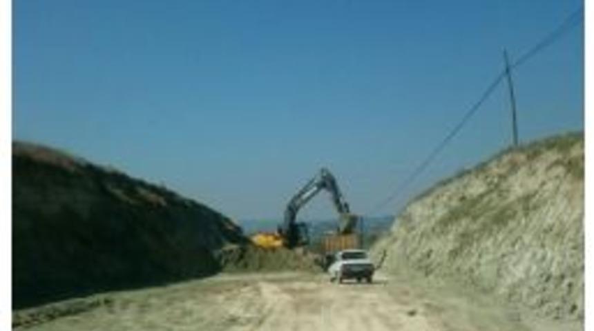 B&uuml;y&uuml;kşehir&rsquo;den Selendi&rsquo;ye Sıcak Asfalt