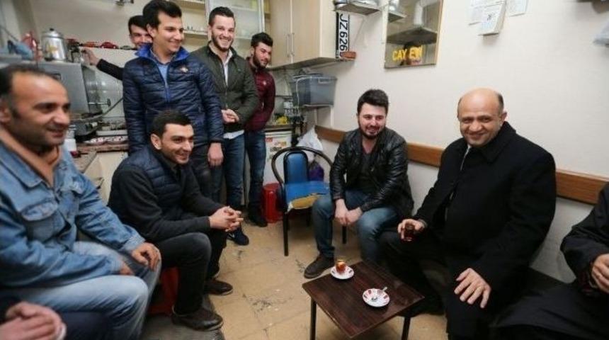 Bakan Işık &Ccedil;ayırova Esnafını Gezdi