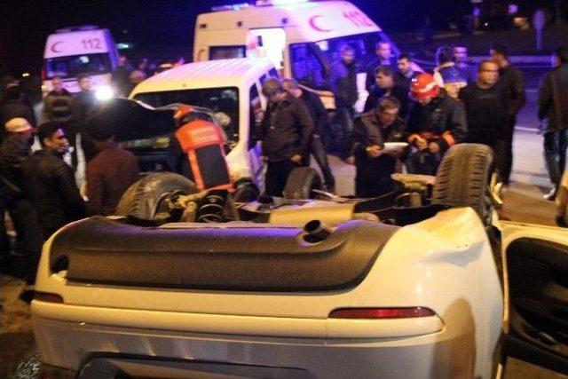 Sakarya’da Trafik Kazası: 2 Yaralı