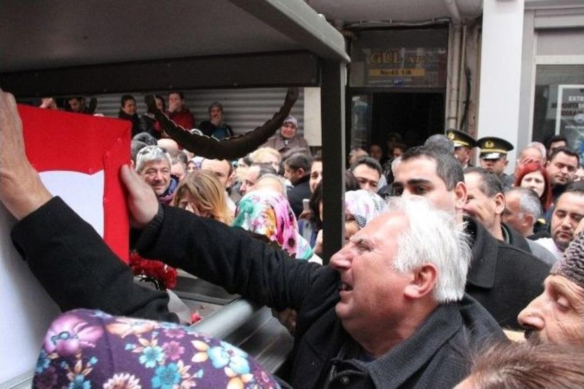 Şehidin Baba Ocağında G&ouml;zyaşları Sel Oldu