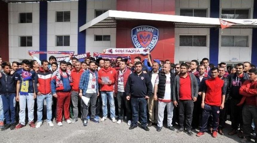 Mersin İdmanyurdu Taraftarlarından Destek &Ccedil;ağrısı