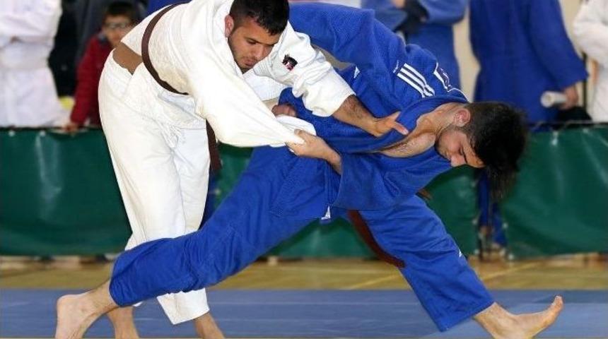 İşitme Engelliler T&uuml;rkiye Judo Şampiyonası, Samsun&rsquo;da Ger&ccedil;ekleştirildi