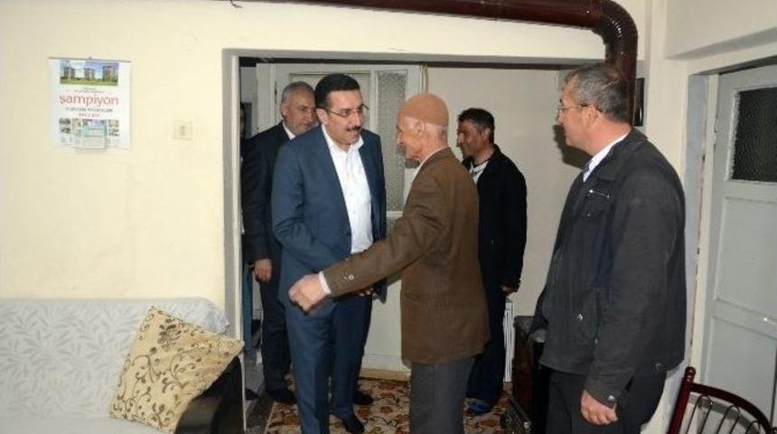 Bakan T&uuml;fenkci: "t&uuml;rkiye&rsquo;nin Kapılarını Kapatmaya &Ccedil;alışıyorlar"