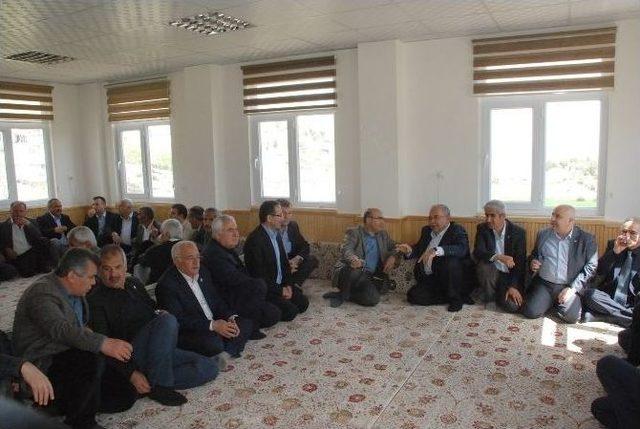 Valiye Köylüler Atla Eskortluk Yaptı 1