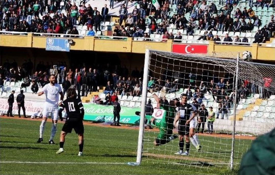 Muğlaspor Emin Adımlarla 2-1