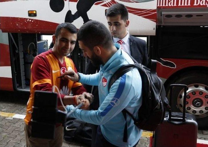 A Milli Takım’ı Avusturya’ya 1 Kişi Uğurladı G4