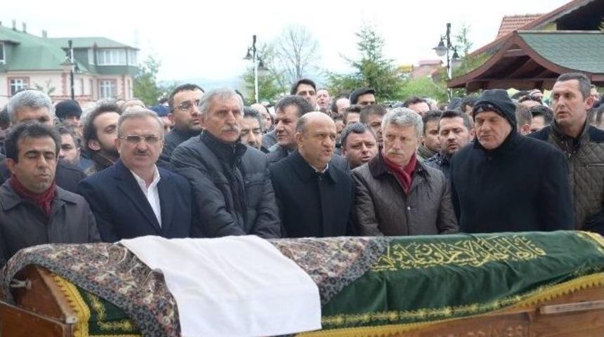 Bakan Işık Kocaeli’de Cenazeye Katıldı