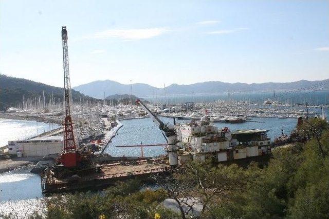 &Uuml;nal Aysal&rsquo;ın Yanarak Batan Yatı Denizden &Ccedil;ıkarıldı 2