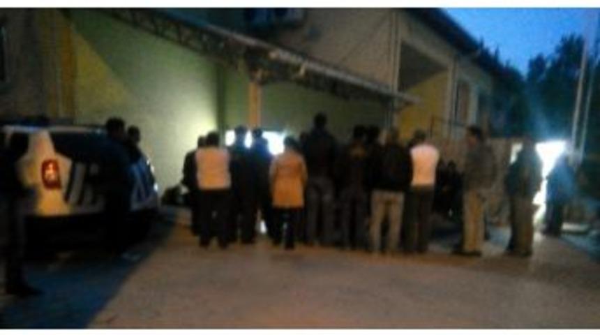 Seyir Halindeyken Ateş Alan T&uuml;fek S&uuml;r&uuml;c&uuml;y&uuml; &Ouml;ld&uuml;rd&uuml;