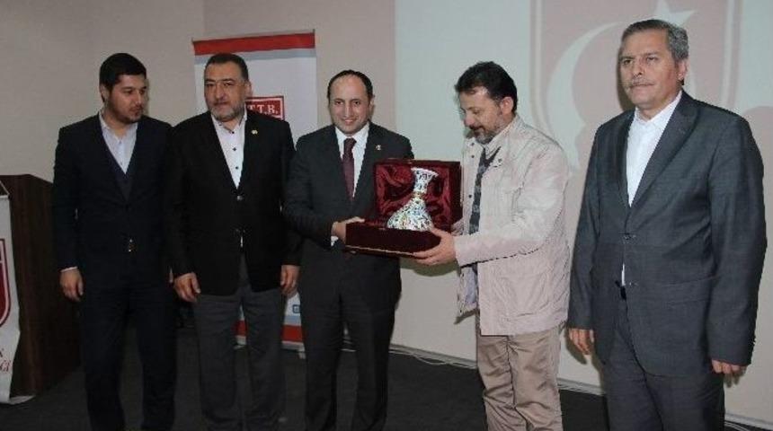 K&uuml;tahya&rsquo;da &rsquo;gen&ccedil;lerin Bakışıyla Yeni Anayasa Ve Başkanlık Sistemi&rsquo; Konulu Konferans