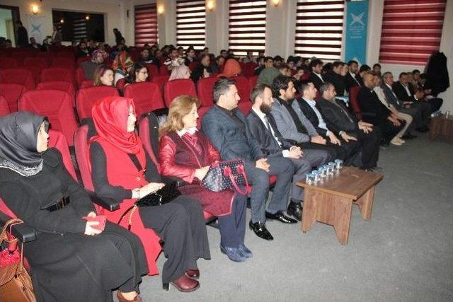 Kütahya’da ’gençlerin Bakışıyla Yeni Anayasa Ve Başkanlık Sistemi’ Konulu Konferans