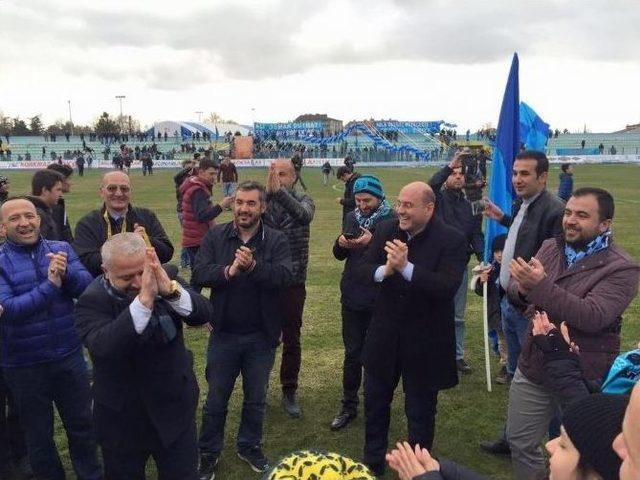 Başkan Ali Çetinbaş’ın Şampiyonluk Sevinci 2