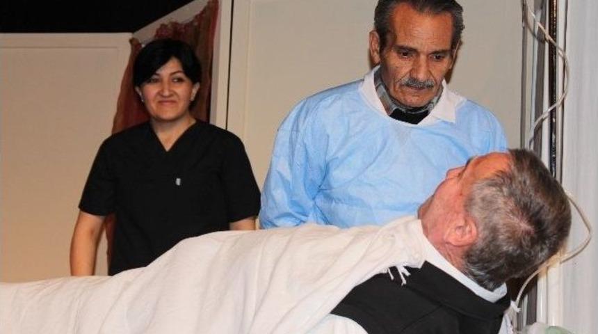 Nazilli&rsquo;de Yaşlılar Haftasına &Ouml;zel Tiyatro