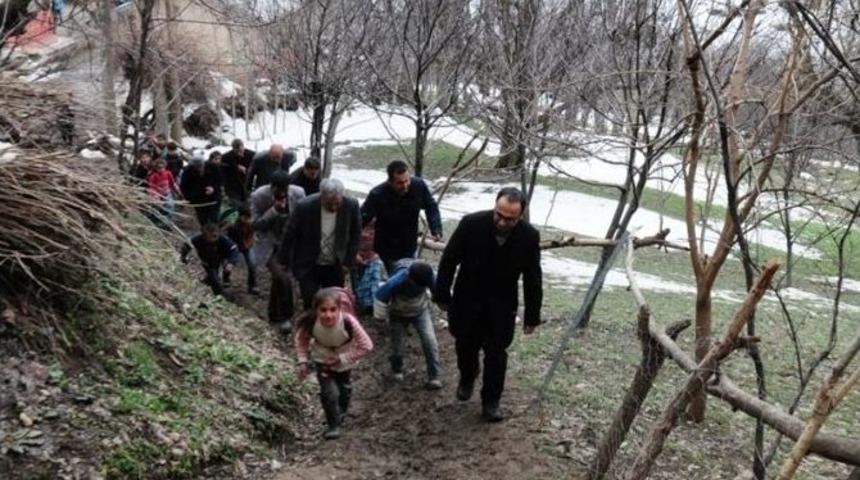 Kaymakam B&ouml;l&uuml;kbaşı&rsquo;ndan K&ouml;y Ziyaretleri