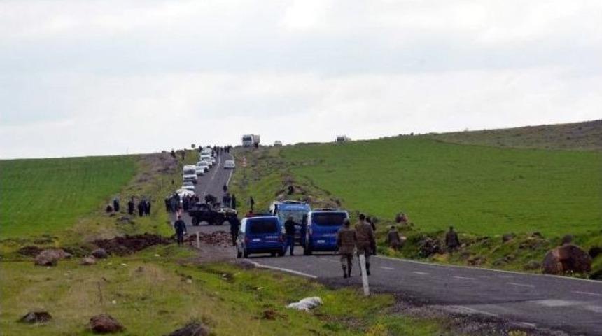 Askeri Aracın Ge&ccedil;işi Esnasında Patlama: 3 Yaralı