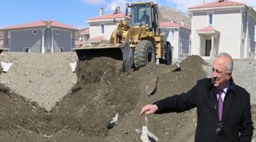 &Uuml;z&uuml;ml&uuml;&rsquo;de Park Ve Bah&ccedil;e &Ccedil;alışmaları