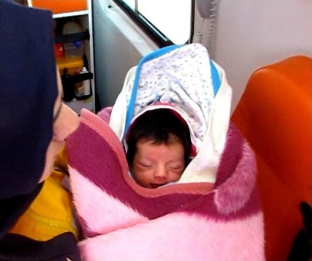 En K&uuml;&ccedil;&uuml;k Sığınmacı &Uuml;&ccedil; G&uuml;nl&uuml;k Eyisa Bebek