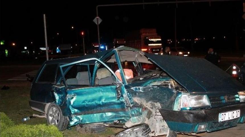 Manavgat&rsquo;ta Trafik Kazası: 4 Yaralı