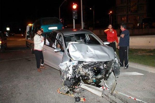 Manavgat&rsquo;ta Trafik Kazası: 4 Yaralı 2