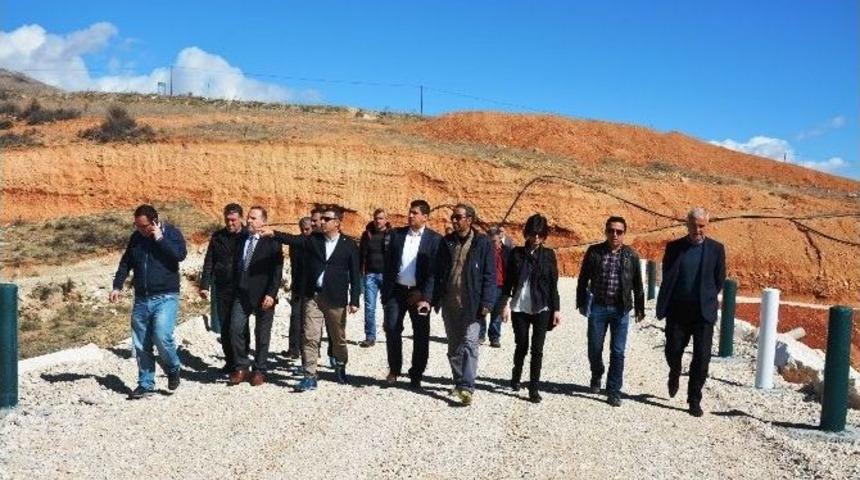 Turkay Özgür, Elmalı’da Gölet Çalışmalarını İnceledi