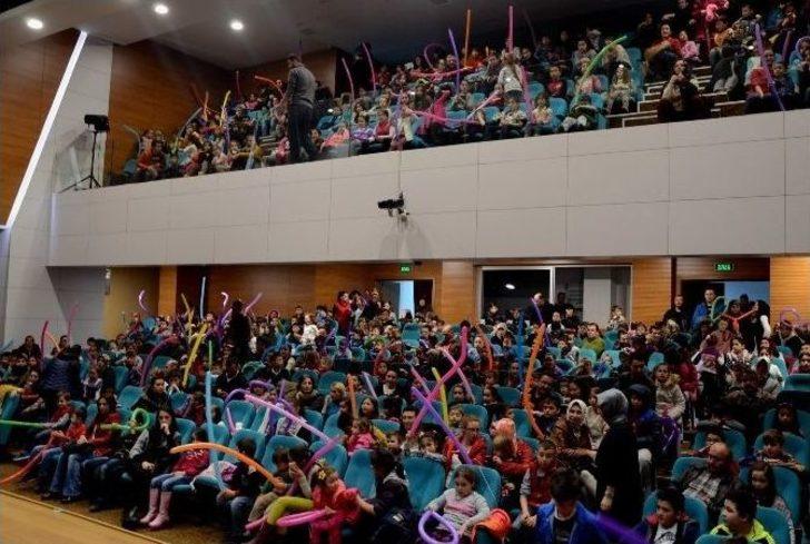 Carmen Sirki Çocukları Eğlendirdi G2