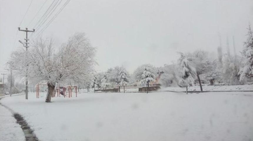 Acıg&ouml;l&rsquo;de Kar Yağışı