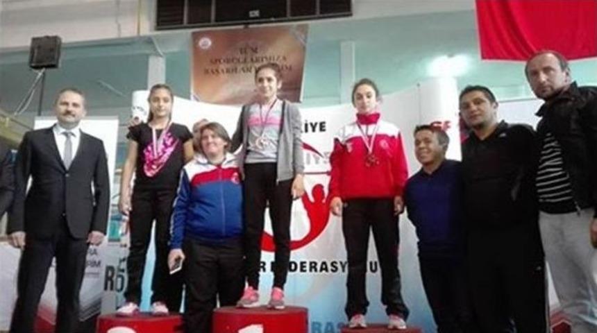 Bartın&rsquo;a Halterde 2 Madalya