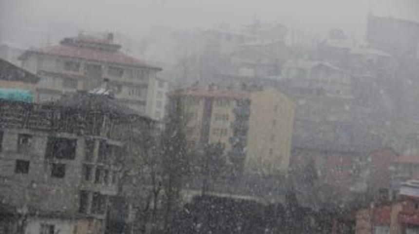 Hakkari&rsquo;de Kar Yağışı
