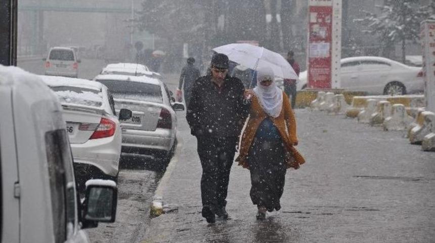 Muş&rsquo;ta Kar Yağışı