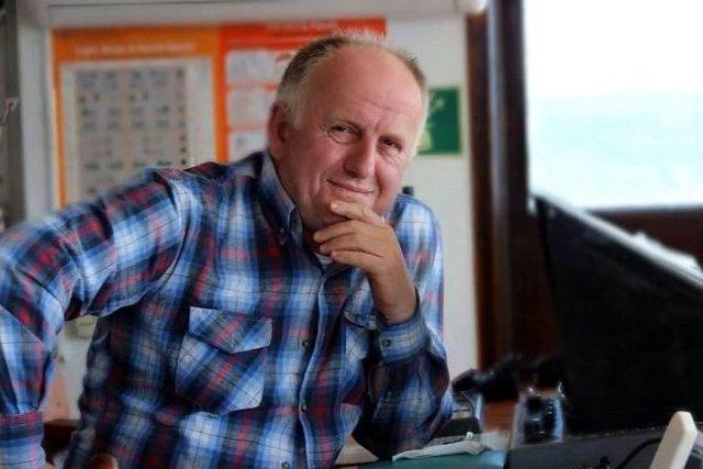 Kırım Köprüsüne Çarpan Gemi Kaptanının Çocukları Yardım Bekliyor 1