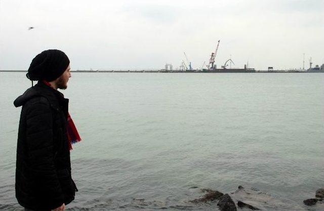 Kırım Köprüsüne Çarpan Gemi Kaptanının Çocukları Yardım Bekliyor 2