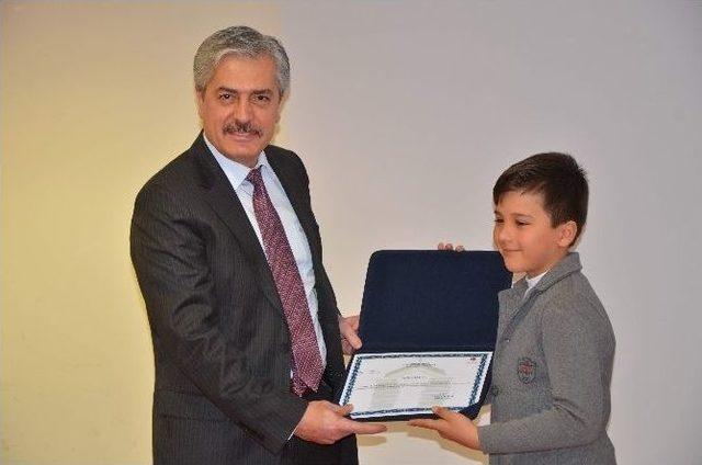 Eskişehirli Kitap Kurtları Ödüllerini Aldı 2