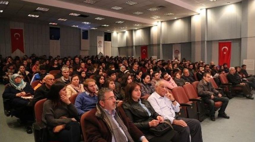 D&uuml;nya Tiyatrolar G&uuml;n&uuml;&rsquo;nde Tiyatro Ş&ouml;leni