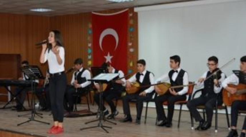 Kulp&rsquo;un Eski Ve Yeni M&uuml;d&uuml;rleri M&uuml;zik Dinletisinde Bir Araya Geldi