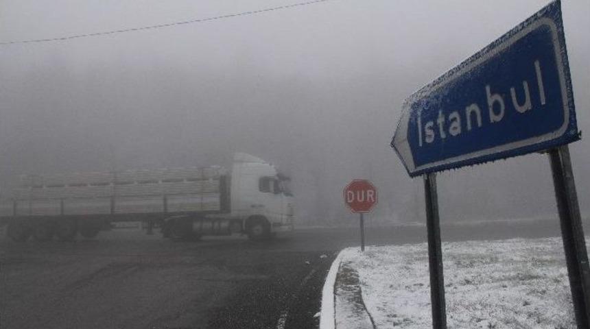 Bolu Dağı&rsquo;nda Kar Yağışı Ve Sis Etkili Oldu