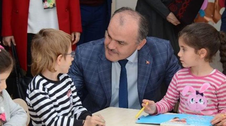 Başkan G&uuml;rlesin&rsquo;den Okullara B&uuml;y&uuml;k Destek