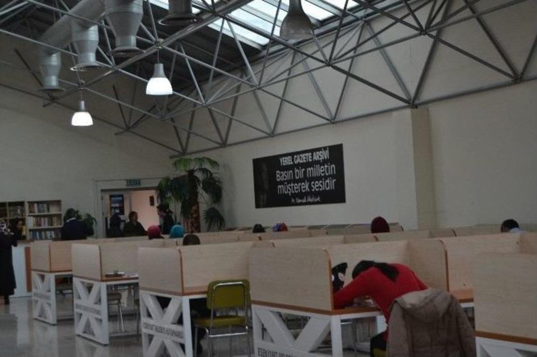 Esenyurt Halk K&uuml;t&uuml;phanesi Yenilenen Hizmetleriyle Faaliyette