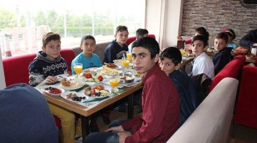 İhh&rsquo;den &lsquo;yetim Dayanışma G&uuml;nleri&rsquo; Programı