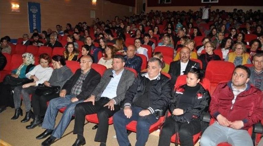 Başkan Turgut, D&uuml;nya Tiyatrolar G&uuml;n&uuml;n&uuml; Kutladı