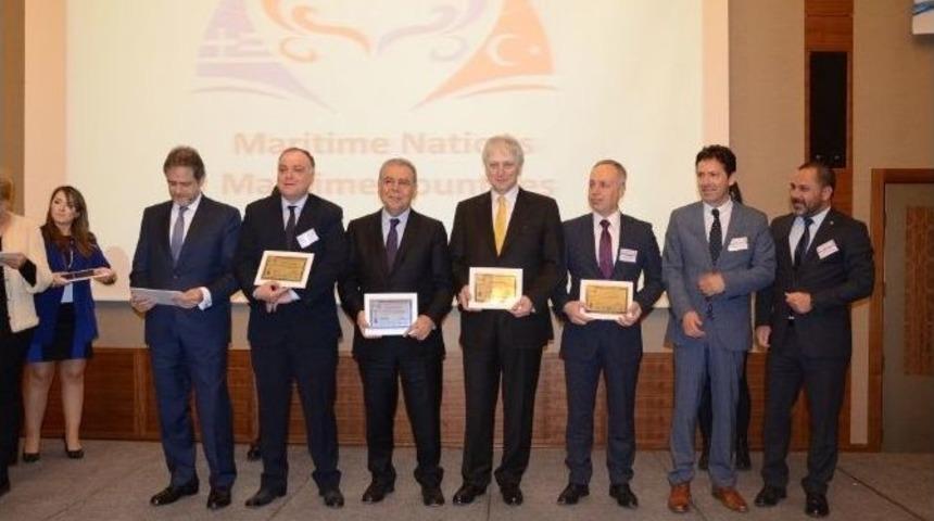 İzmir&rsquo;den Midilli&rsquo;ye Vapur Seferleri 2017&rsquo;de Başlayacak